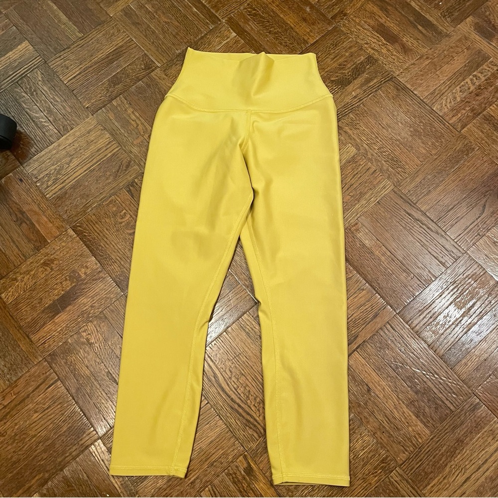 Alo yoga capri airlift leggings